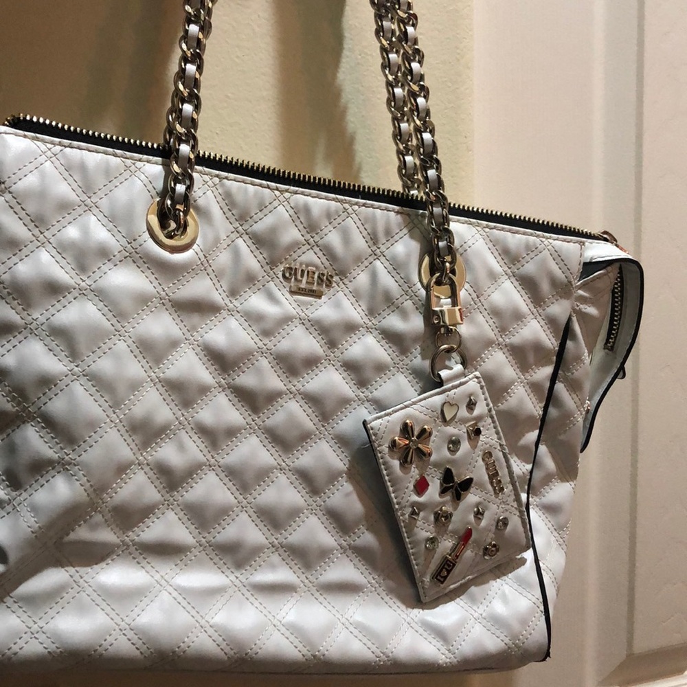 GUESS lovely quilted white bag like new